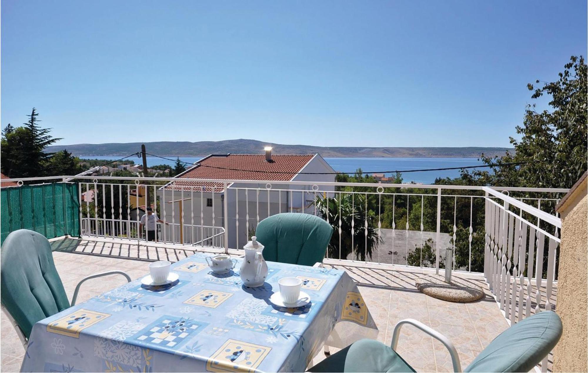 2 Bedroom Lovely Apartment In Starigrad Paklenica Εξωτερικό φωτογραφία