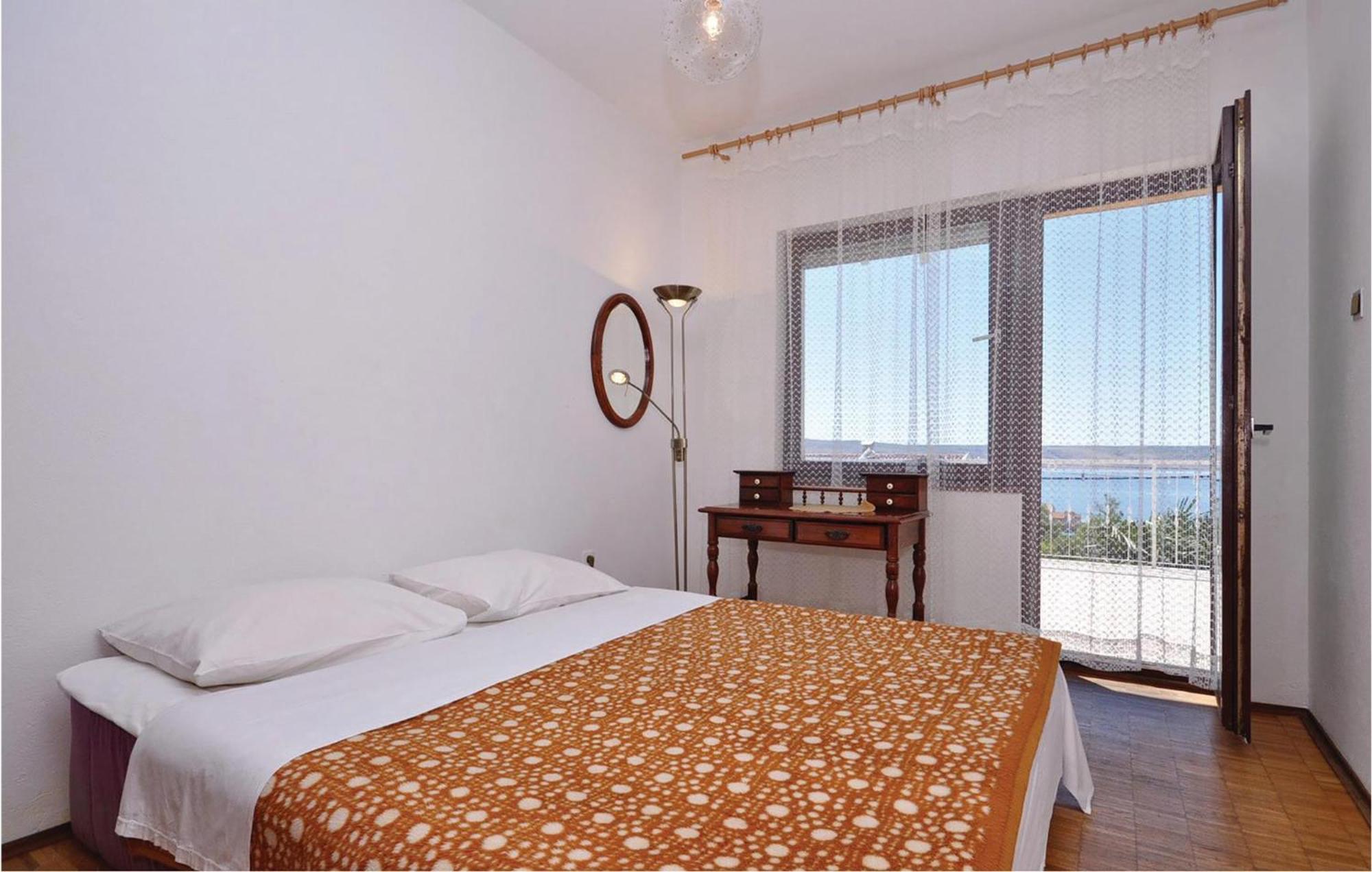 2 Bedroom Lovely Apartment In Starigrad Paklenica Εξωτερικό φωτογραφία
