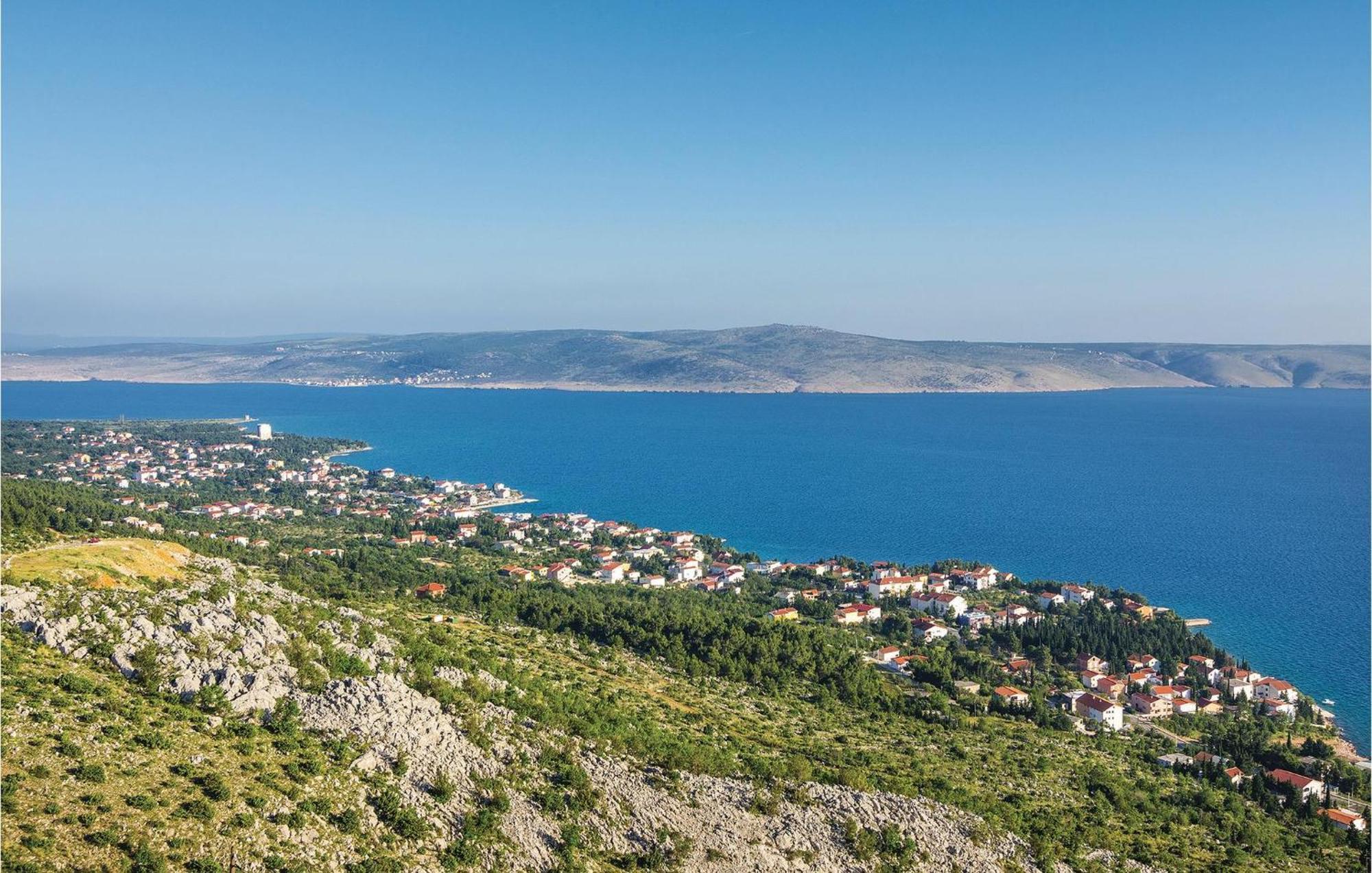 2 Bedroom Lovely Apartment In Starigrad Paklenica Εξωτερικό φωτογραφία