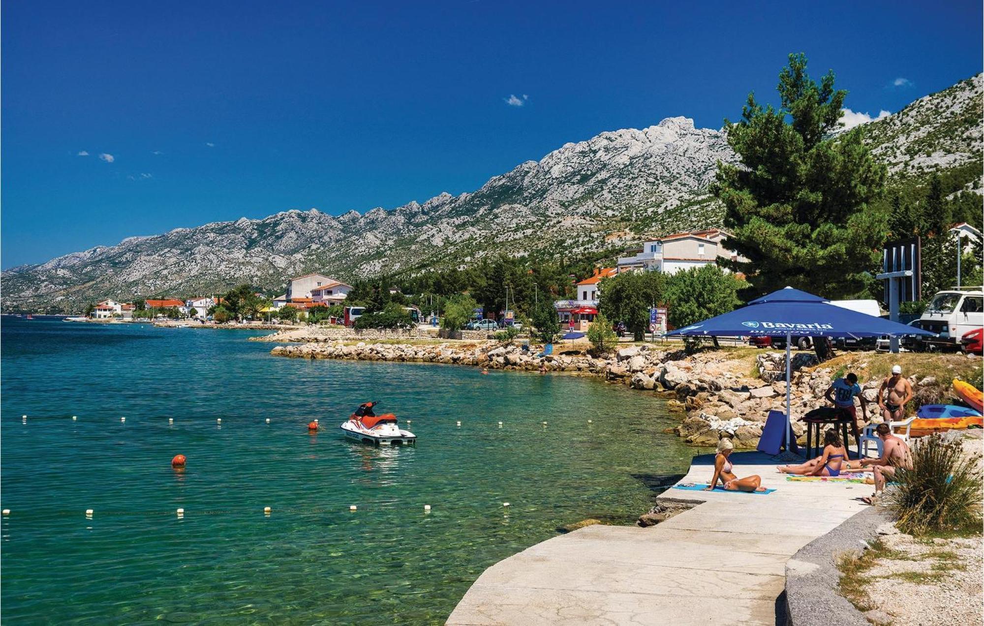2 Bedroom Lovely Apartment In Starigrad Paklenica Εξωτερικό φωτογραφία